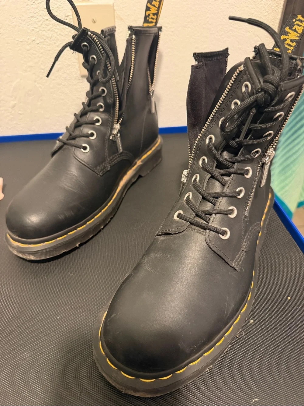 Dr. Martens classic black